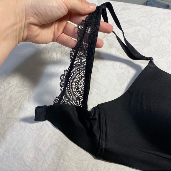 Soma Enbliss Wireless Bra Black 32D Excellent Condition Lace Back Straps - Picture 10 of 10